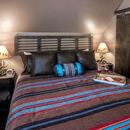 Fifth Dimension, 2 Bedrooms, Wifi, Hot Tub, Game Table, Grill, Sleeps 4 Ruidoso Exterior photo