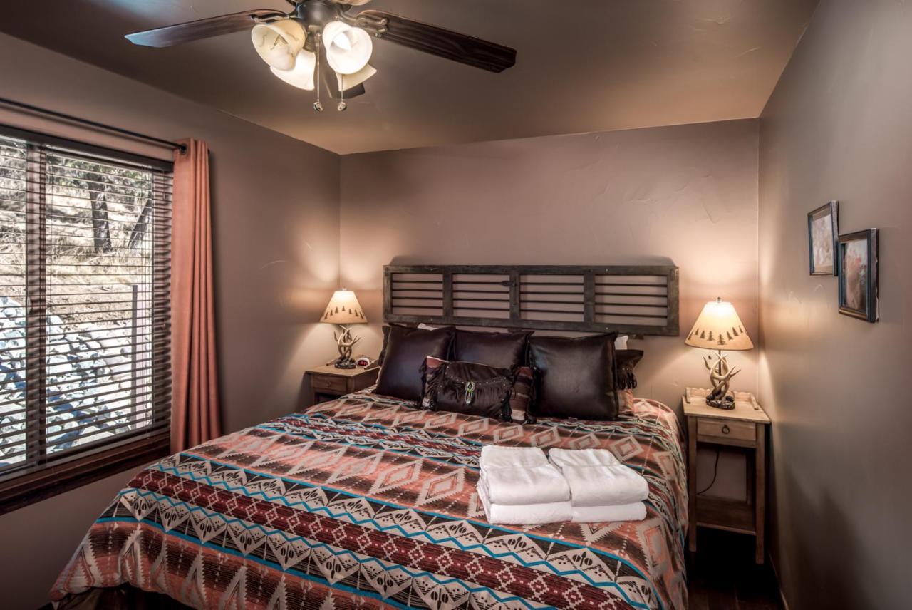 Fifth Dimension, 2 Bedrooms, Wifi, Hot Tub, Game Table, Grill, Sleeps 4 Ruidoso Exterior photo